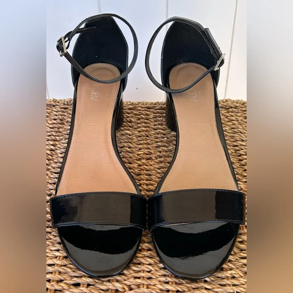 Abound Women’s Faux Patent Block Heel Sandal Ankle Strap Black Size‎ 8.5M